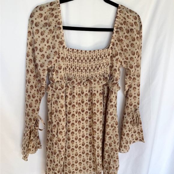NWT American Eagle Cream Block Print Bell Sleeve Dress Tie Front Smocked Small - Picture 8 of 10
